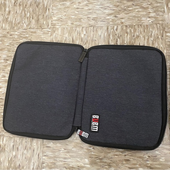 Gaming device carrying cases - Picture 11 of 11